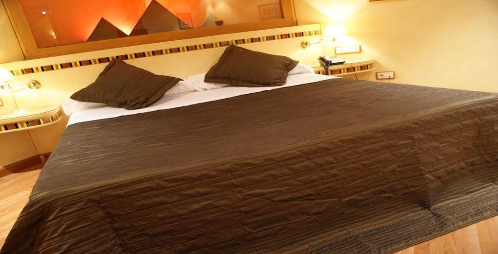 Hotel Alkalat Alcala de Guadaira Luaran gambar